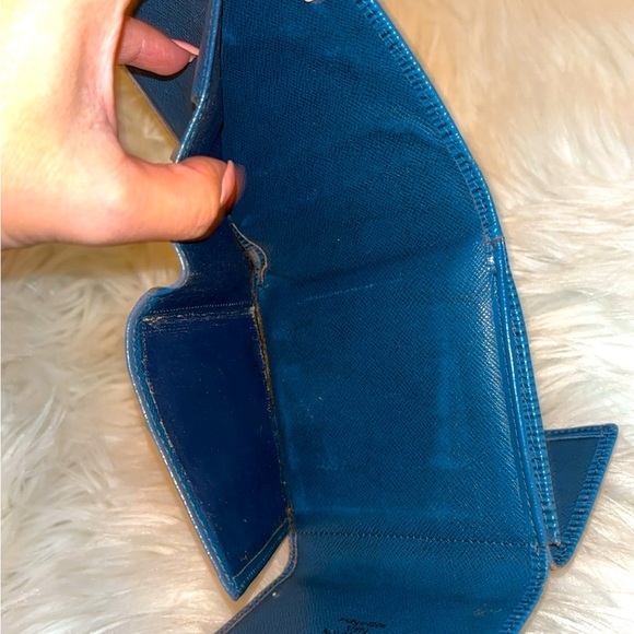 LV Epi Leather Blue Wallet- authenticated by one of the top authenticator of PM - Picture 3 of 11